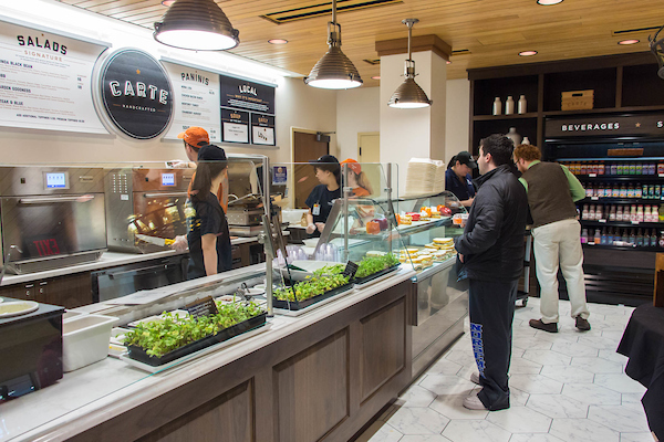 Customers in line at Carte