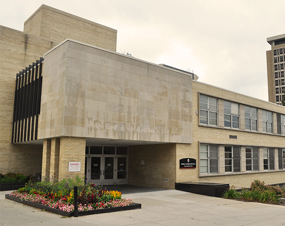 Badger Market Ingraham Hall