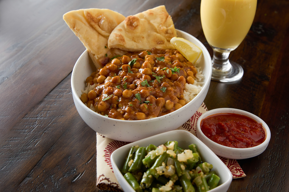Channa Masala, Naan and Green Beans