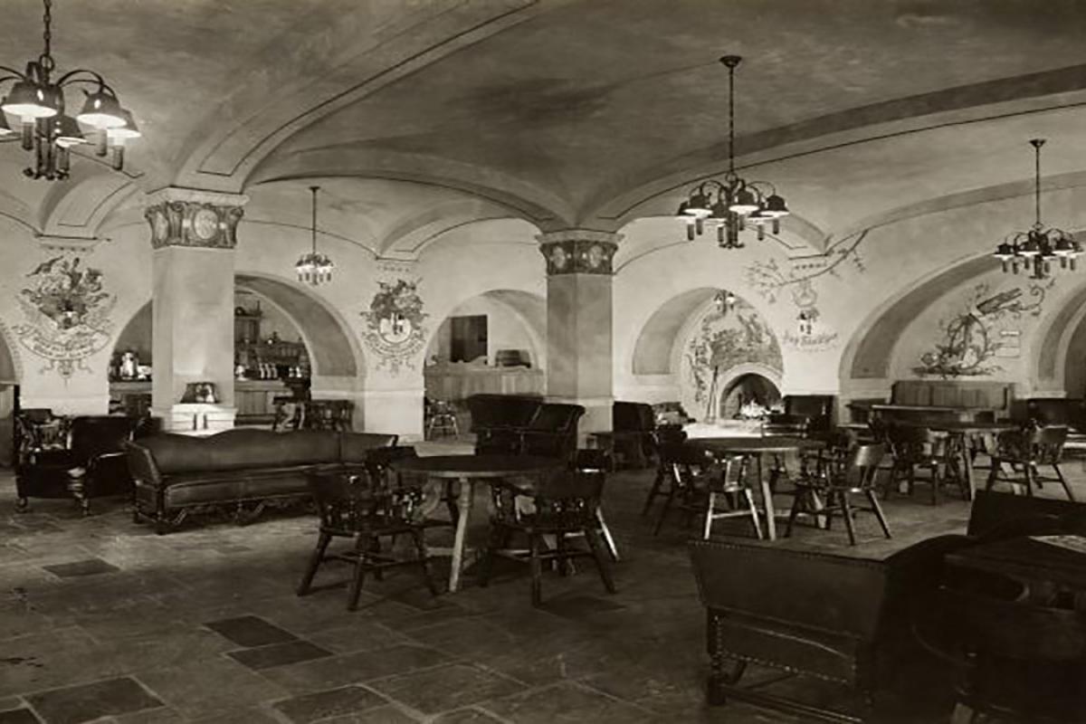 Black and white photo of Der Rathskeller
