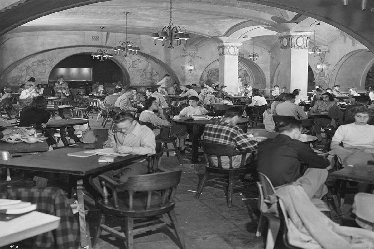 Black and white photo of Der Rathskeller