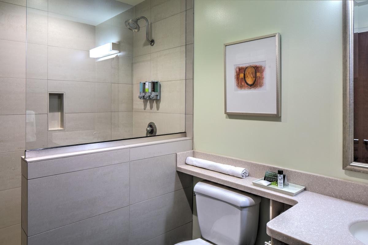 Union South Hotel bathroom