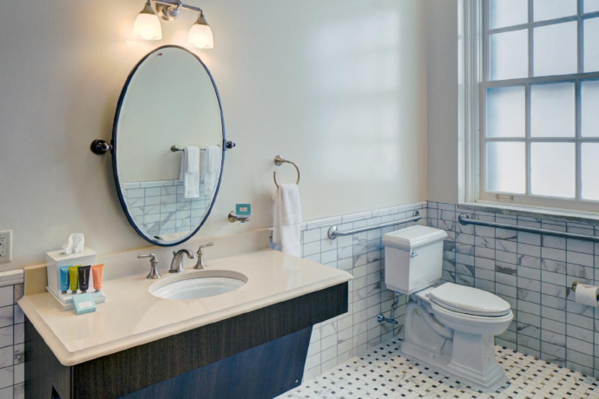 Memorial Union Club Suite Bathroom