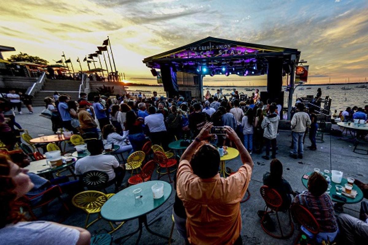 7.10.2021 Bear in the forrest with Deryk G and Sylvie Lou EJH 9