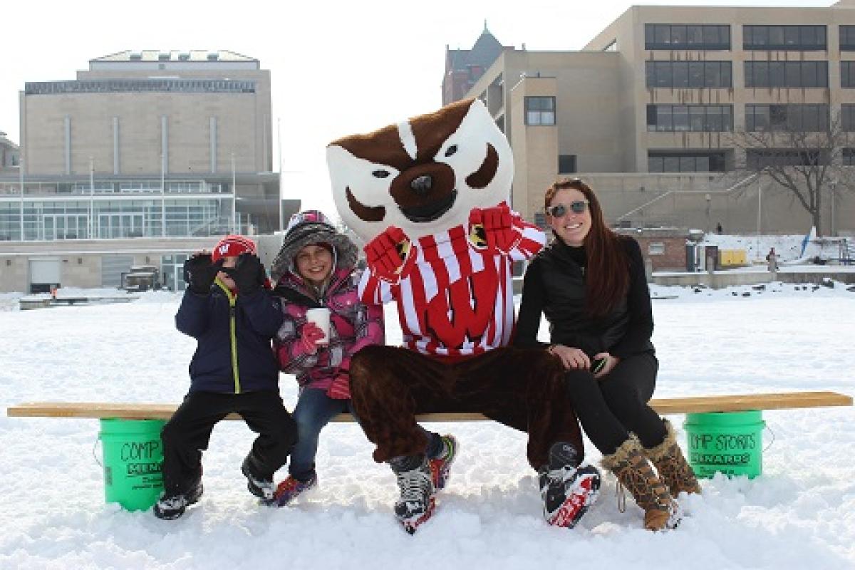 OutdoorUW WinterCarnival2015 LT 1hockeybucky2