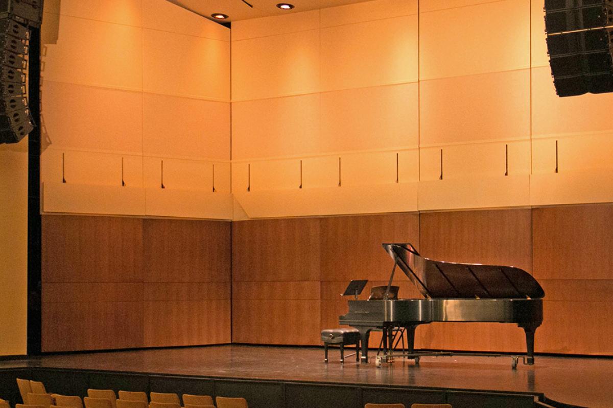 Piano on Shannon stage1160