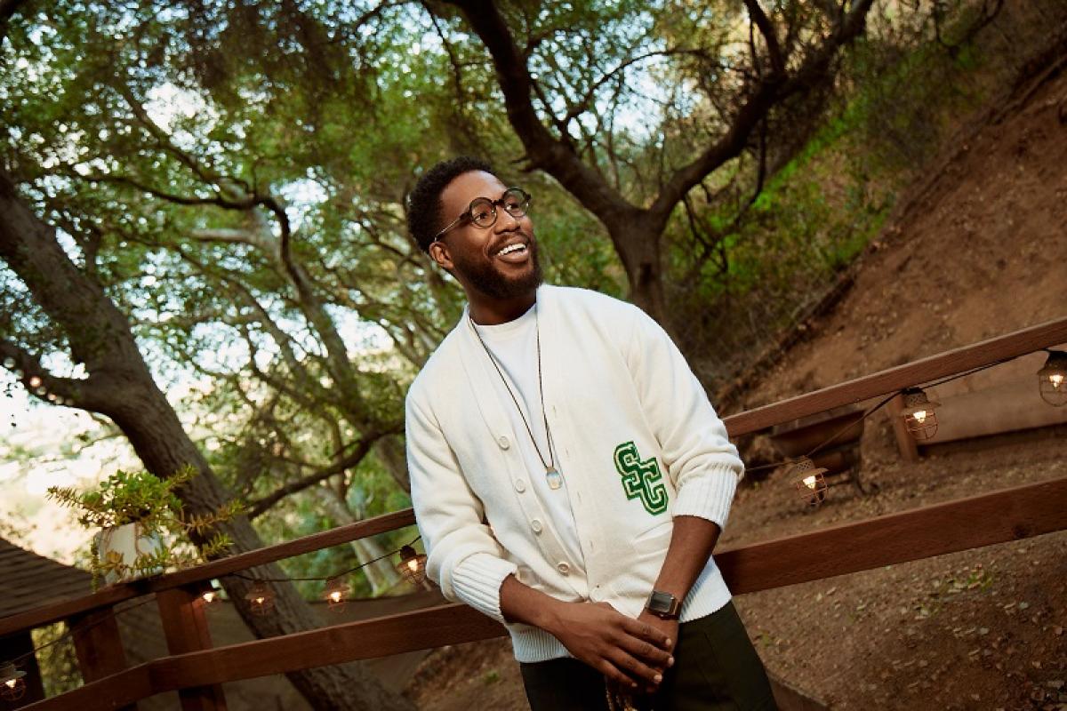 RAP 20211207 CORY HENRY GRAMMY PROMO LA LOOK 1 OUTSIDE 0030 mediu