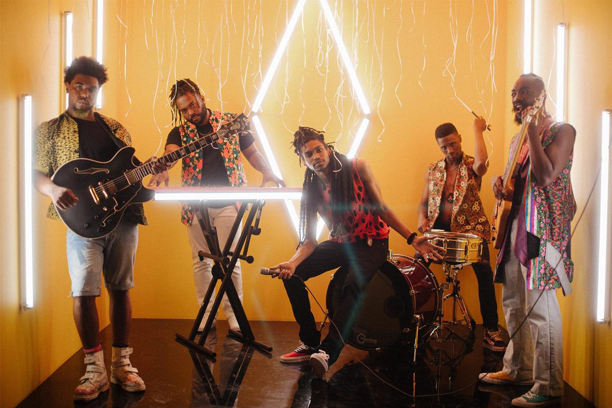 PhonyPpl 1200x800digital